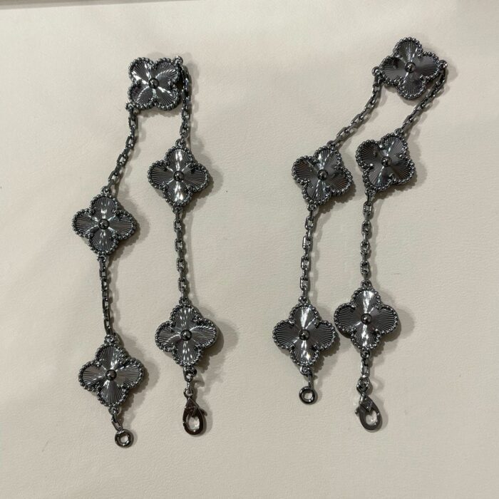 【Valerone Jewelry】CLOVER 5 MOTIF BLACK BRACELET - Image 2