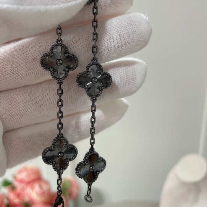【Valerone Jewelry】CLOVER 5 MOTIF BLACK BRACELET - Image 3