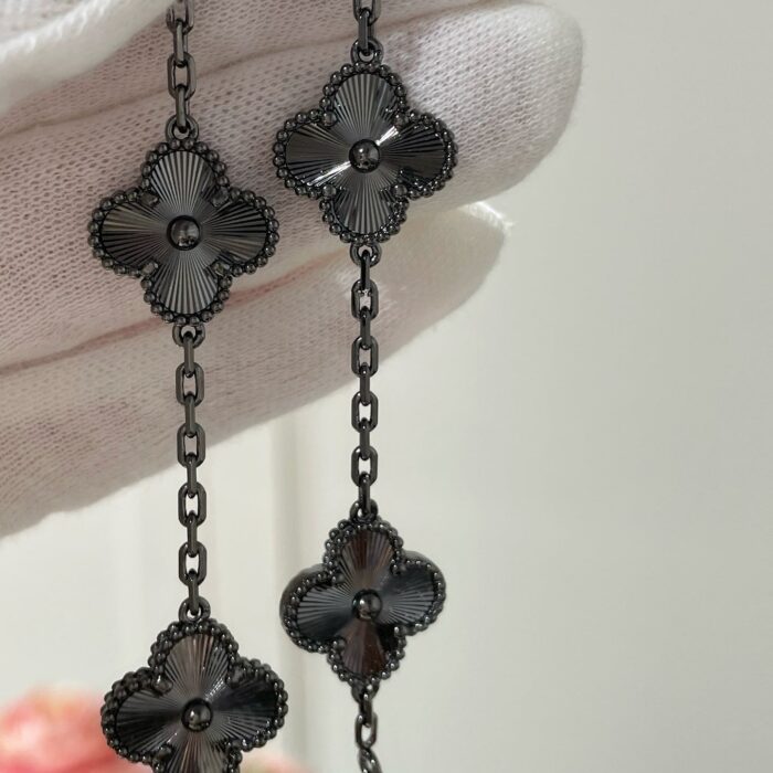 【Valerone Jewelry】CLOVER 5 MOTIF BLACK BRACELET - Image 9