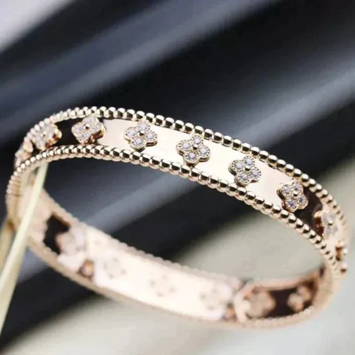 【Valerone Jewelry】CLOVER BRACELET 8MM DIAMONDS - Image 1