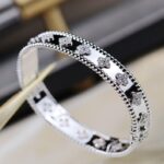 【Valerone Jewelry】CLOVER BRACELET 8MM DIAMONDS - Image 3