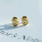【Valeron Jewelry】LOVE EARRINGS GOLD 10MM - Image 3