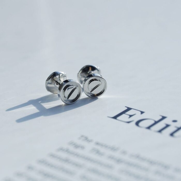 【Valeron Jewelry】LOVE EARRINGS SILVER 10MM - Image 1