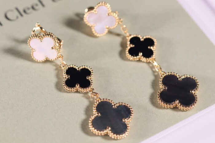【Valeron Jewelry】CLOVER EARRINGS GOLD ONYX MOP 3 MOTIF - Image 3