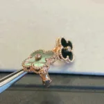 【Valeron Jewelry】CLOVER MEDIUM 1 MOTIFS GRAY MOP  DIAMOND EARRINGS - Image 4