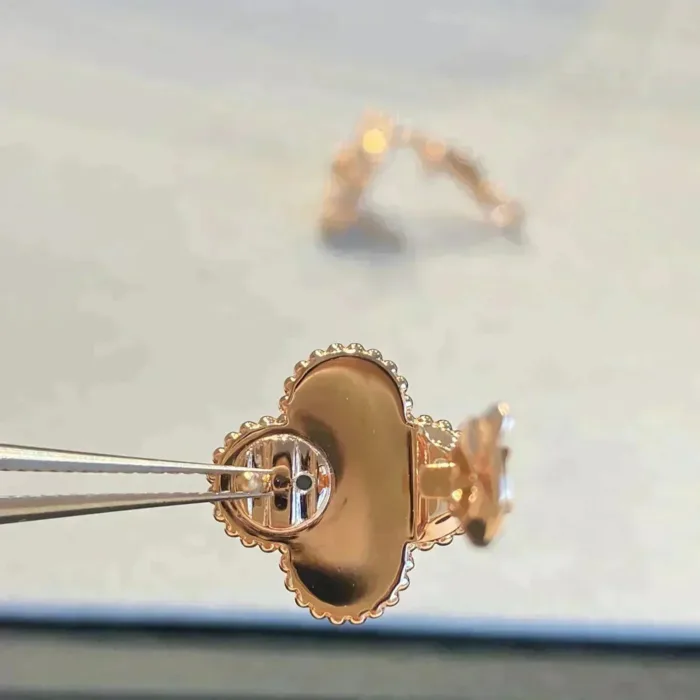 【Valeron Jewelry】CLOVER MEDIUM 1 MOTIFS GRAY MOP  DIAMOND EARRINGS - Image 6