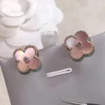 【Valeron Jewelry】CLOVER MEDIUM 1 MOTIFS  PINK MOP DIAMOND EARRINGS - Image 2