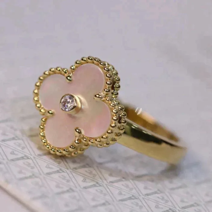 【Valeron Jewelry】CLOVER PINK MOP RING GOLD DIAMOND - Image 1