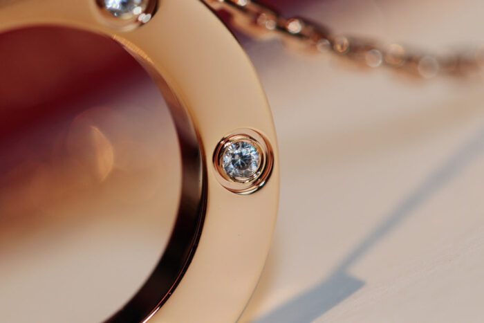 【Valleron Jewelry】LOVE NECKLACE 16MM 6 DIAMONDS PINK GOLD - Image 6