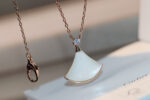 【Valleron Jewelry】DREAM NECKLACE WHITE MOP PINK GOLD 1 DIAMOND - Image 3