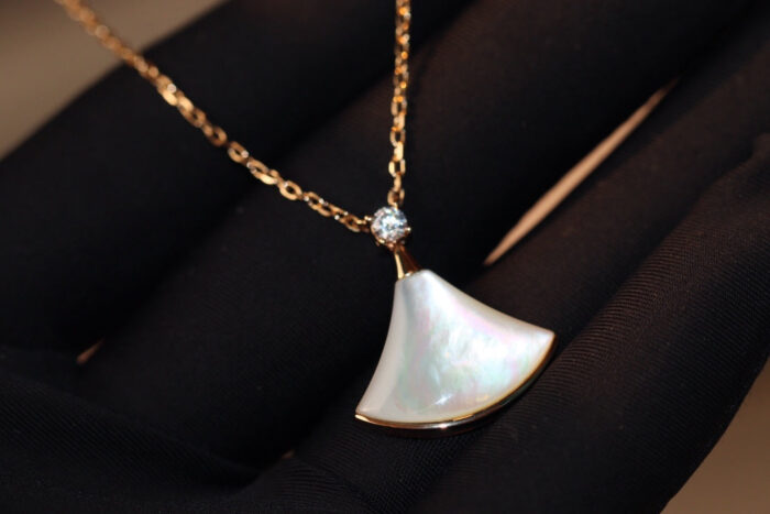 【Valleron Jewelry】DREAM NECKLACE WHITE MOP PINK GOLD 1 DIAMOND - Image 10