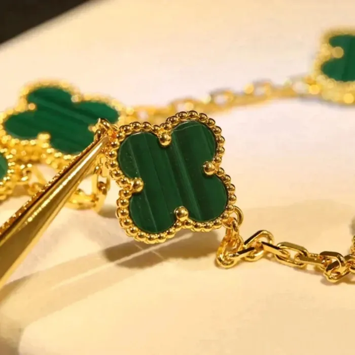 【Valleron Jewelry】CLOVER 5 MOTIFS MALACHITE BRACELET - Image 4