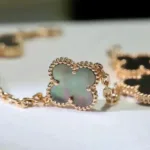 【Valleron Jewelry】CLOVER 5 MOTIF GRAY MOP  BRACELET - Image 4