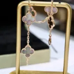 【Valleron Jewelry】CLOVER 5 MOTIF GRAY MOP  BRACELET - Image 5