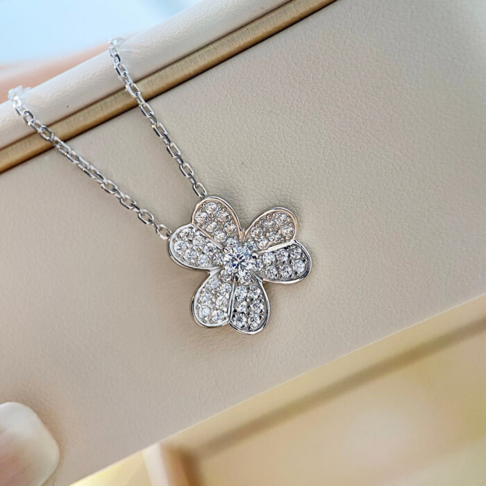 【Valeron Jewelry】CLOVER DIAMOND NECKLACE SILVER - Image 4
