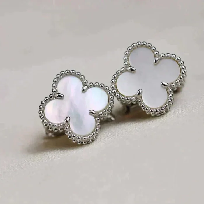 【Valeron Jewelry】CLOVER MEDIUM 1 MOTIFS  WHITE MOP EARRINGS SILVER - Image 1