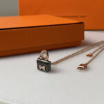 【Valleron Jewelry】CONSTANCE BLACK PEDANT PINK GOLD NECKLACE - Image 3