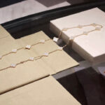 【Valleron Jewelry】CLOVER 20 MOTIFS WHITE MOP NECKLACE - Image 3