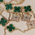 【Valleron Jewelry】CLOVER 20 MOTIFS MALACHITE DIAMOND NECKLACE - Image 2