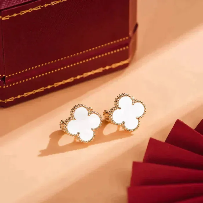 【Valeron Jewelry】CLOVER MEDIUM 1 MOTIFS  WHITE MOP STUD EARRINGS - Image 9