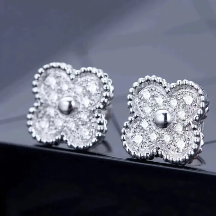 【Valeron Jewelry】CLOVER 1 MOTIFS DIAMOND STUD EARRINGS SILVER - Image 1