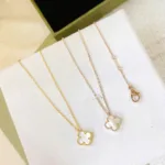 【Valleron Jewelry】CLOVER MINI 9.5MM WHITE MOTHER-OF-PEARL NECKLACE