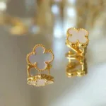 【Valeron Jewelry】CLOVER MEDIUM 1 MOTIFS  WHITE MOP STUD EARRINGS - Image 3
