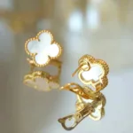 【Valeron Jewelry】CLOVER MEDIUM 1 MOTIFS  WHITE MOP STUD EARRINGS