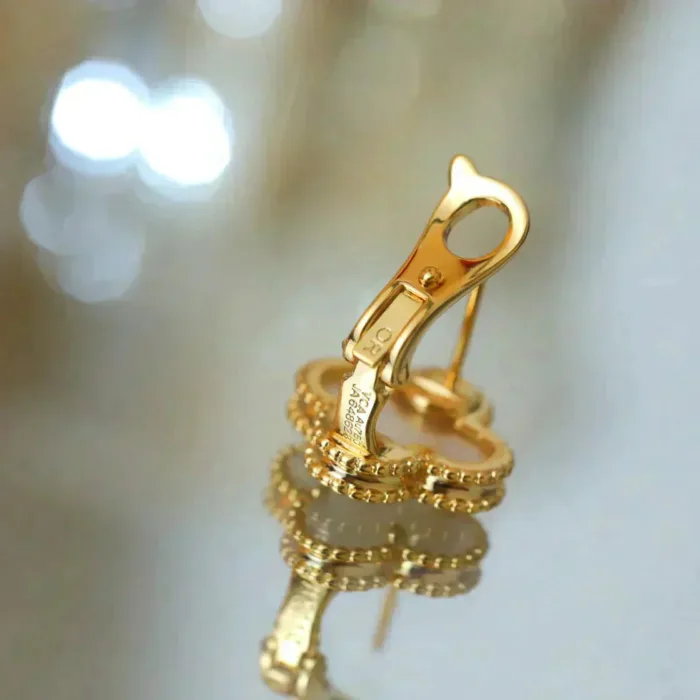 【Valeron Jewelry】CLOVER MEDIUM 1 MOTIFS  WHITE MOP STUD EARRINGS - Image 6