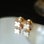 【Valeron Jewelry】CLOVER MINI 9.5MM WHITE MOP EARRINGS