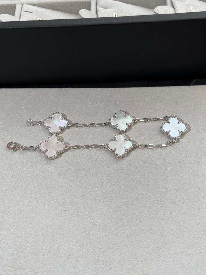 【Valleron Jewelry】CLOVER SILVER MOP 5 MOTIF BRACELET - Image 4