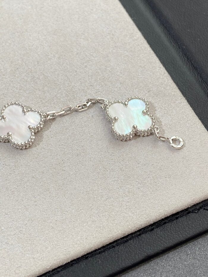 【Valleron Jewelry】CLOVER SILVER MOP 5 MOTIF BRACELET - Image 9