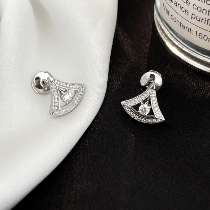 【Valeron Jewelry】DREAM MINI DIAMOND STUD EARRINGS - Image 7