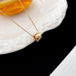 【Valleron Jewelry】BEE MINI PEDANT DIAMOND NECKLACE - Image 4