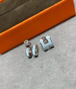 【Valeron Jewelry】POP H SKY BLUE STUD EARRINGS - Image 7