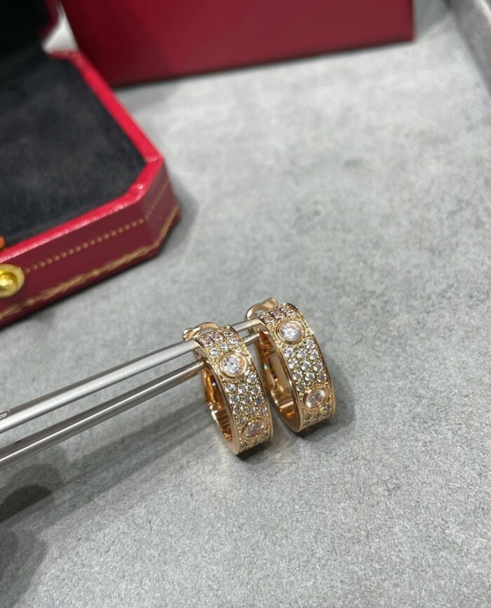 【Valeron Jewelry】LOVE 5.5MM DIAMOND PAVED EARRINGS - Image 8