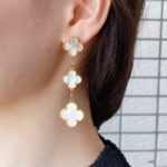 【Valeron Jewelry】CLOVER MOP 3 MOTIFS GOLD EARRINGS - Image 2