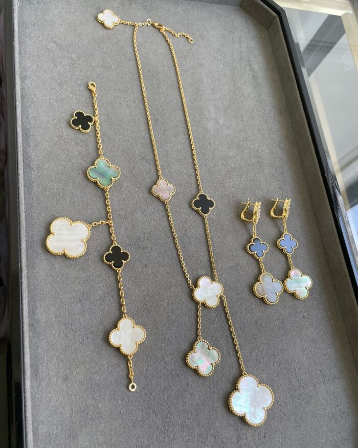 【Valeron Jewelry】CLOVER 3 MOTIF MOP ONYX DARK MOP PINK GOLD EARRINGS - Image 4