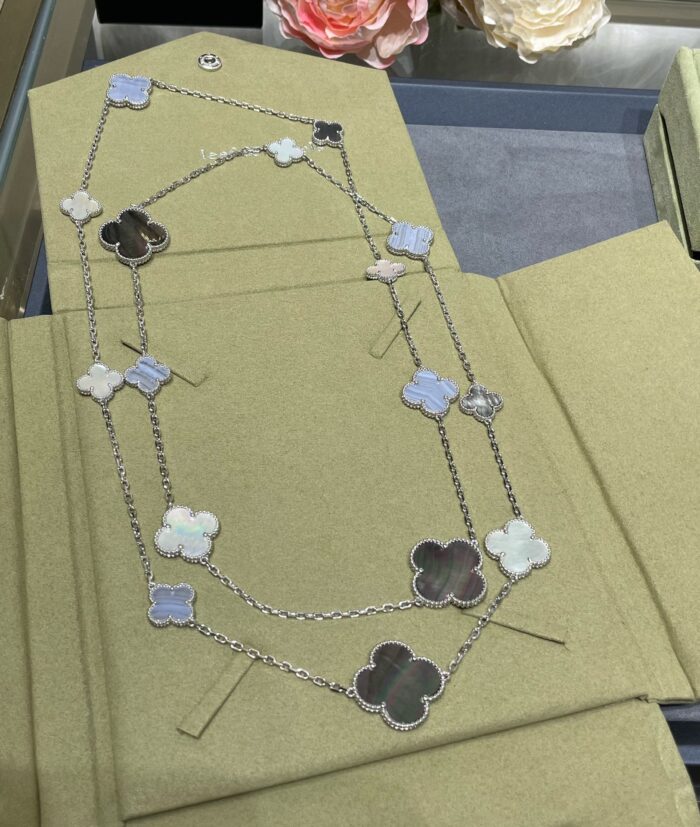【Valleron Jewelry】CLOVER 16 MOTIF CHALCEDONY MOP SILVER NECKLACE - Image 4