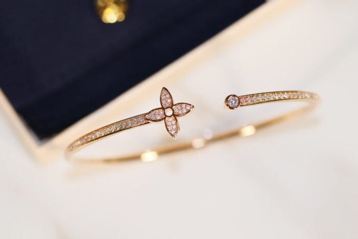 【Valleron Jewelry】IDYLLE GOLD OPEN BRACELET DIAMOND PAVED - Image 5