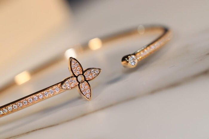 【Valleron Jewelry】IDYLLE GOLD OPEN BRACELET DIAMOND PAVED - Image 6
