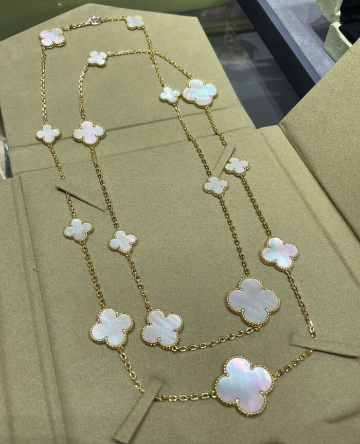 【Valleron Jewelry】CLOVER 16 MOTIF WHITE MOP GOLD NECKLACE - Image 6