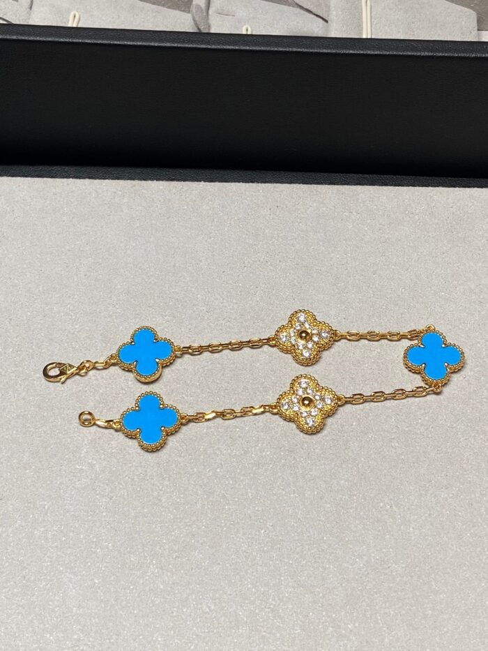 【Valleron Jewelry】CLOVER 5 MOTIF BLUE CHALCEDONY DIAMOND GOLD BRACELET - Image 4