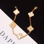 【Valleron Jewelry】CLOVER BRACELET 5 MOTIF WHITE MOP DIAMOND - Image 3