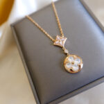 【Valleron Jewelry】STAR AND SUN WHITE MOP 2 MOTIF PINK GOLD NECKLACE
