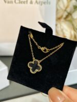 【Valeron Jewelry】CLOVER ROCK CRYSTAL ROSE GOLD NECKLACE - Image 4