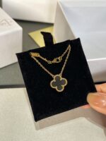 【Valeron Jewelry】CLOVER ROCK CRYSTAL ROSE GOLD NECKLACE