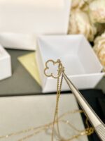 【Valeron Jewelry】CLOVER ROCK CRYSTAL ROSE GOLD NECKLACE - Image 6