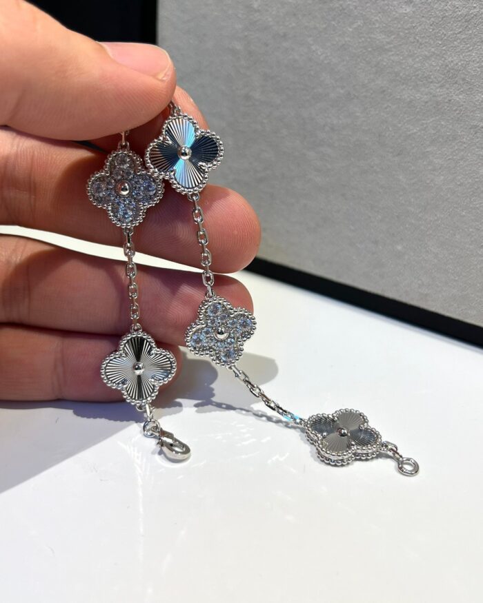 【Valleron Jewelry】CLOVER 5 MOTIF SILVER DIAMOND BRACELET - Image 4