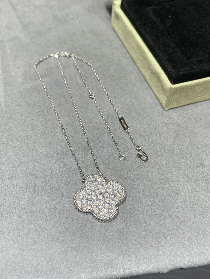 【Valeron Jewelry】CLOVER 25MM LARGE PENDANT DIAMOND PAVED SILVER NECKLACE - Image 8